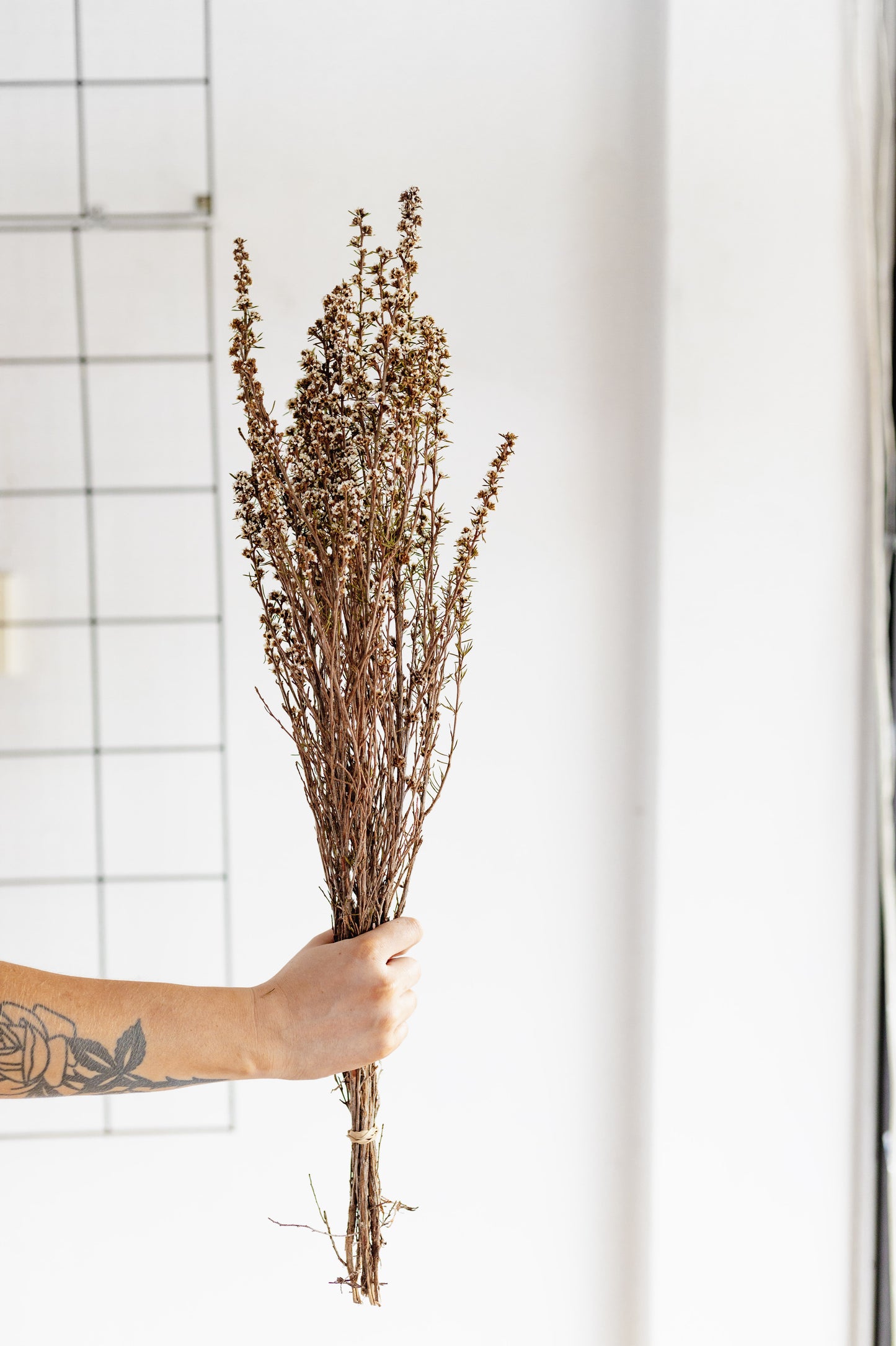 Dried flower bunch (White)