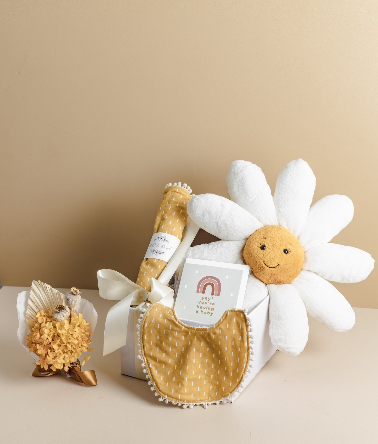 Deluxe Baby Bundle, Daisy Plush Toy (Gift Box Set)