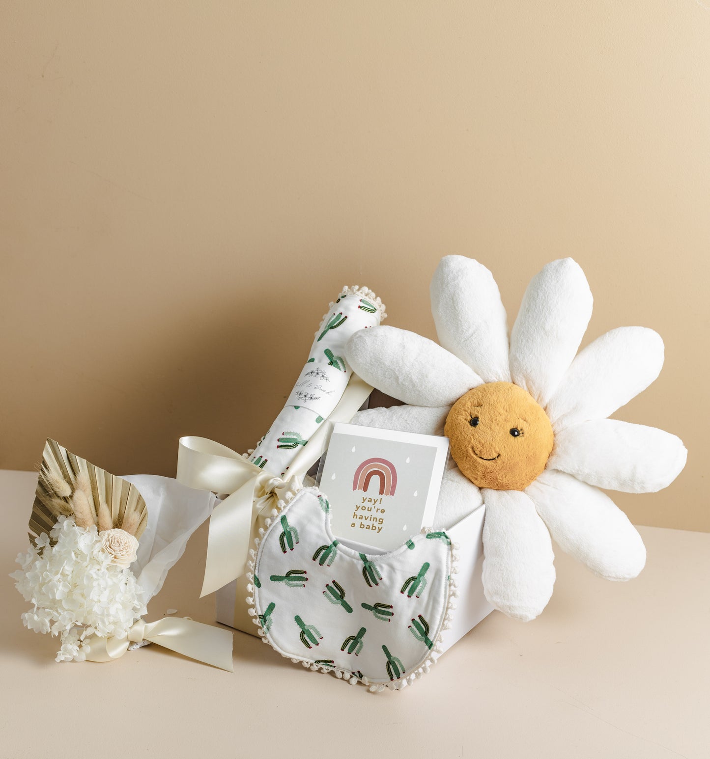 Deluxe Baby Bundle, Daisy Plush Toy (Gift Box Set)