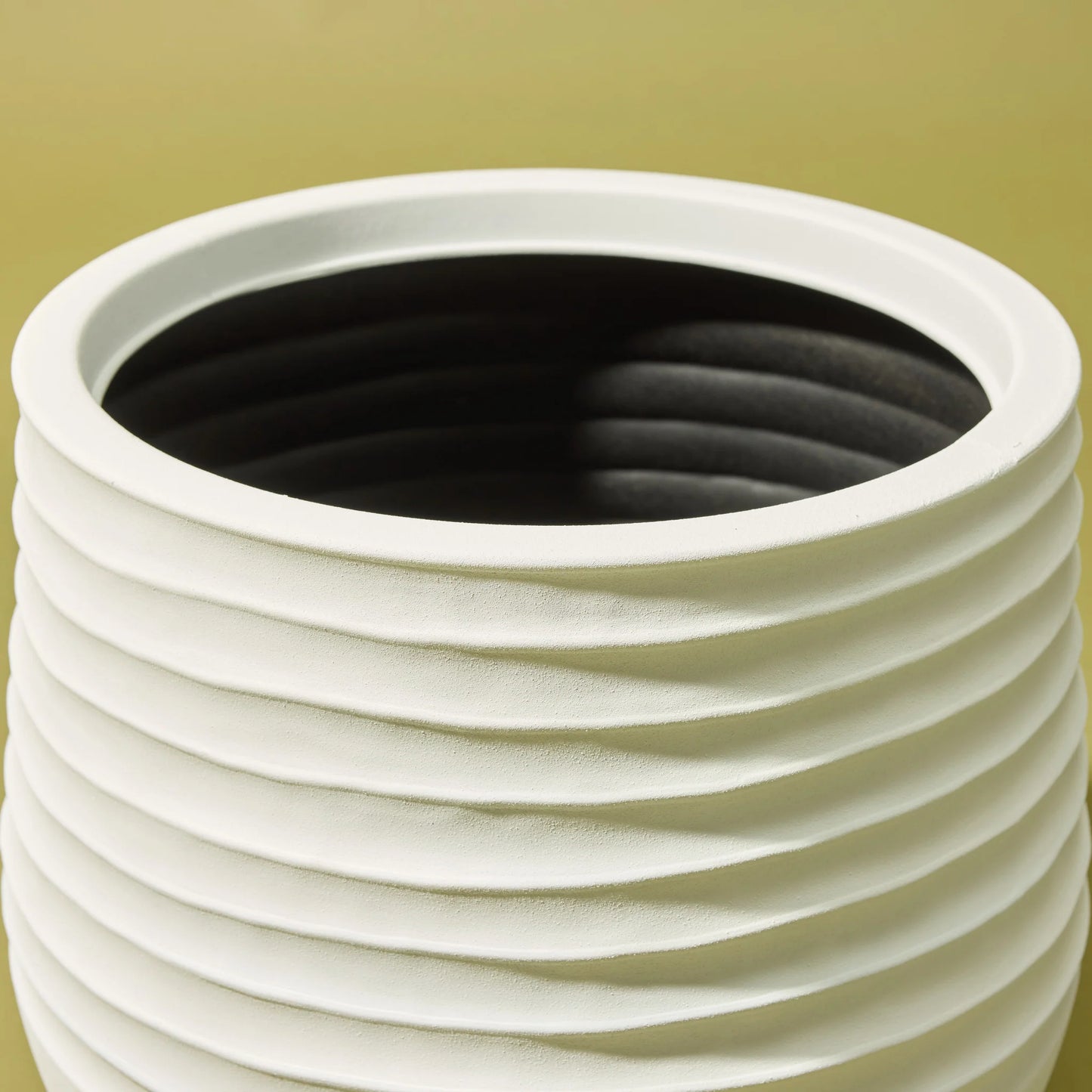 Ryker Pot (White)